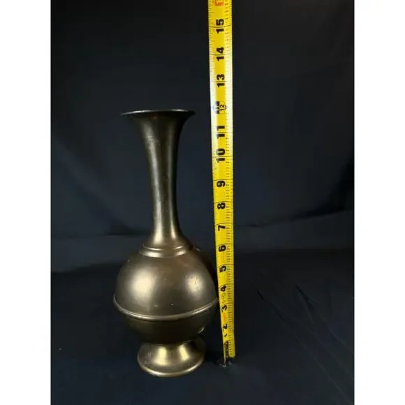 12" Mid-Century Vintage Solid Tapered Brass Vase Urn Hand Made in India - Picture 8 of 9